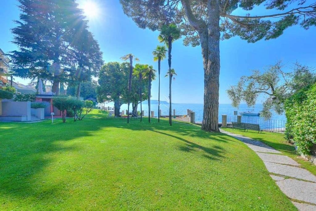 Appartamento 33 Rose Gardone Riviera Exterior photo